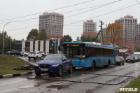 На ул. Маргелова из-за срезанного асфальта бьются автомобили, Фото: 8