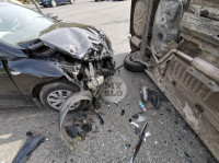 В Туле на ул. Оборонной Renault Logan после ДТП опрокинулся набок, Фото: 12