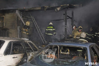 В Туле пожар уничтожил дом и три автомобиля, Фото: 2