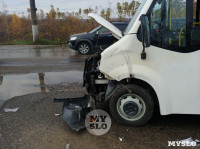 На Щекинском шоссе столкнулись микроавтобус и грузовик, Фото: 2