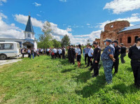 Жуткое ДТП в Суворове: проститься с погибшим полицейским пришли сотни человек, Фото: 25