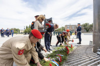 Москалькова и Федорищев возложили цветы на площади Победы в Туле, Фото: 8