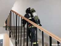 Тульские пожарные провели соревнования по бегу на 22-этаж, Фото: 32