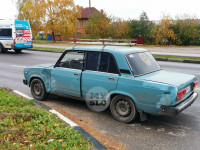 На улице Вильямса в Туле «Лада» влетела в рекламный щит , Фото: 2