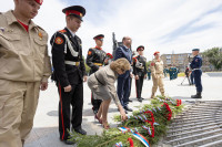 Москалькова и Федорищев возложили цветы на площади Победы в Туле, Фото: 2
