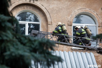 Пожарные эвакуировали людей из здания УМВД России по Тульской области, Фото: 28