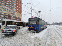 На Зеленстрое из-за ДТП с автобусом и легковушкой встали трамваи, Фото: 4
