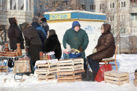 Уличная торговля на пересечении улиц Пузакова и Демидовская, Фото: 2