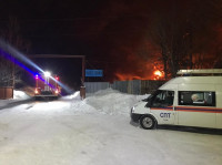 Крупный пожар в Ленинском: загорелся склад на заводе битумных изделий, Фото: 6