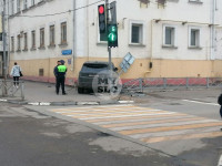 В Туле внедорожник врезался в бывшее здание УГИБДД, Фото: 2