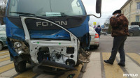 ДТП в Туле возле драмтеатра: грузовик оторвал легковушке дверь, Фото: 8