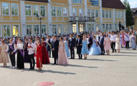 Николай Воробьев поздравил выпускников школ Суворовского района, Фото: 17