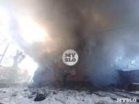 На улице Оборонной загорелся дом с петардами , Фото: 3