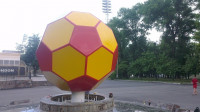 Болельщики доделали мяч в центре стадиона «Арсенал», Фото: 4
