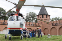 В кремле приземлился вертолет, который установит шпиль колокольни, Фото: 12