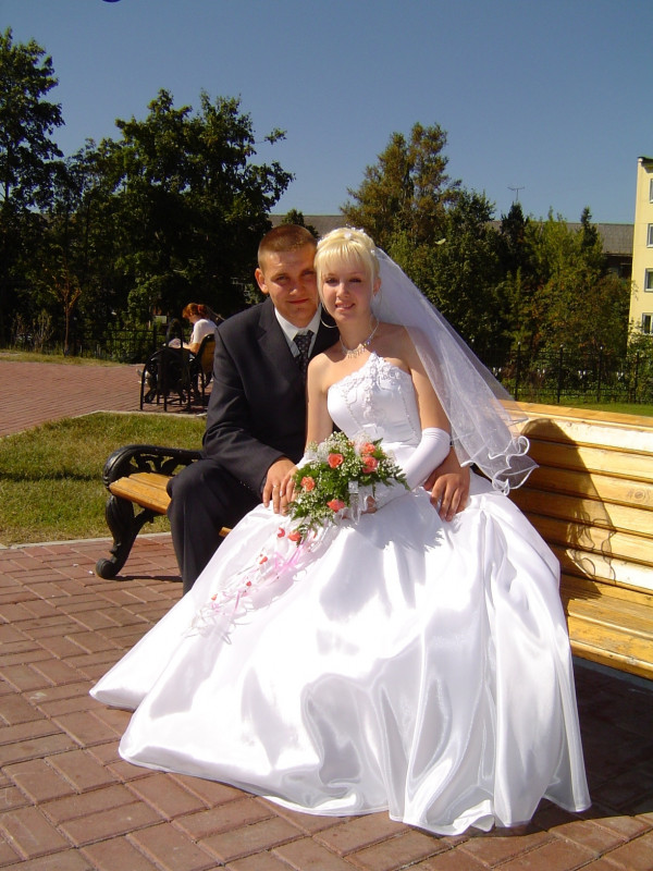 В этом году 20 августа у нас с супругой оловянная (розовая) свадьба.