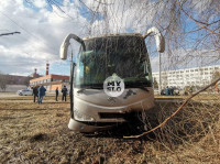 На ул. Щегловская Засека в Туле столкнулись автобус и кроссовер, Фото: 7