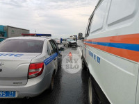 В ДТП на трассе М-2 в Туле у внедорожника оторвало колесо, Фото: 5