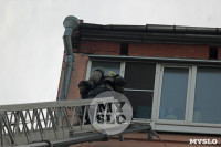 На ул. Степанова в Туле из горящей квартиры спасли двух человек, Фото: 2