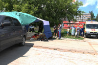 В Туле легковушка протаранила торговую палатку, Фото: 8