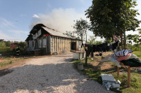 С огнем в жилом доме в селе Теплое боролись три пожарных расчета, Фото: 3