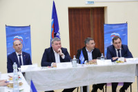 Алексей Эрк и Илья Беспалов обсудили с жителями Заречья благоустройство нового сквера, Фото: 1