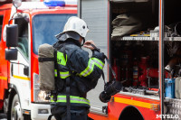 Пожарные эвакуировали людей из здания УМВД России по Тульской области, Фото: 9