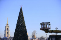 На площади Ленина в Туле разбирают новогодние украшения: фоторепортаж, Фото: 13