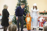 Алексей Дюмин поздравил с Новым годом детей в социально-реабилитационном центре Тулы, Фото: 1