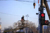 На площади Ленина в Туле разбирают новогодние украшения: фоторепортаж, Фото: 2
