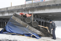 ДТП с участием «Газели» мосту через реку Воронку. 13 февраля 2014, Фото: 2