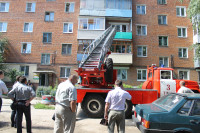 Следователи осматривают квартиру на ул. Баженова, Фото: 6