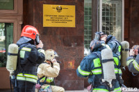 Пожарные эвакуировали людей из здания УМВД России по Тульской области, Фото: 17