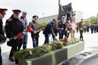 Алексей Дюмин возложил цветы к Вечному огню на площади Победы, Фото: 5