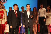 Владимир Груздев поздравил тульских выпускников-медалистов, Фото: 75