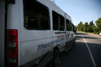 Авария на повороте на Косую Гору: микроавтобус и грузовик, Фото: 4