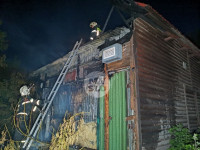 На ул. Пузакова в Туле загорелось заброшенное кафе, Фото: 2
