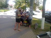 украинцы приезжают в Белгород на электричках и продают колбаску и водку, Фото: 13
