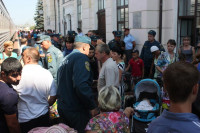 Сотрудники МЧС встретили беженцев на Московском вокзале 28 июля 2014 год, Фото: 4