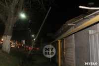 На улице Пролетарской столб падает на газовую трубу, Фото: 2