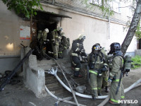В Туле пожарные эвакуировали жителей подъезда пятиэтажки, Фото: 4