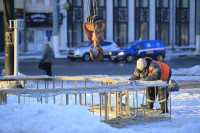 На площади Ленина в Туле разбирают новогодние украшения: фоторепортаж, Фото: 9