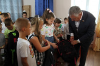 Николай Воробьев: «Акция «собери ребенка в школу» стала доброй традицией», Фото: 5