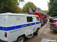 В Туле полиция, МЧС и газовщики выясняют причину выбитых стекол, Фото: 5