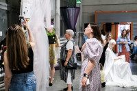  Вышивальный перфоманс: в Туле состоялся финисаж выставки о синтезе моды и современного искусства, Фото: 16