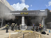 На Красноармейском проспекте загорелся магазин «Шопоголик», Фото: 16