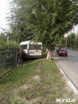 На улице Кирова микроавтобус снес забор, Фото: 6