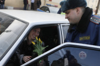 Полицейские поздравили автоледи с 8 Марта, Фото: 20
