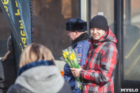 Сотрудники ГИБДД дарили тулячкам тюльпаны, Фото: 59