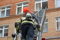 Учения МЧС: В Тульской областной больнице из-за пожара эвакуировали больных и персонал, Фото: 13